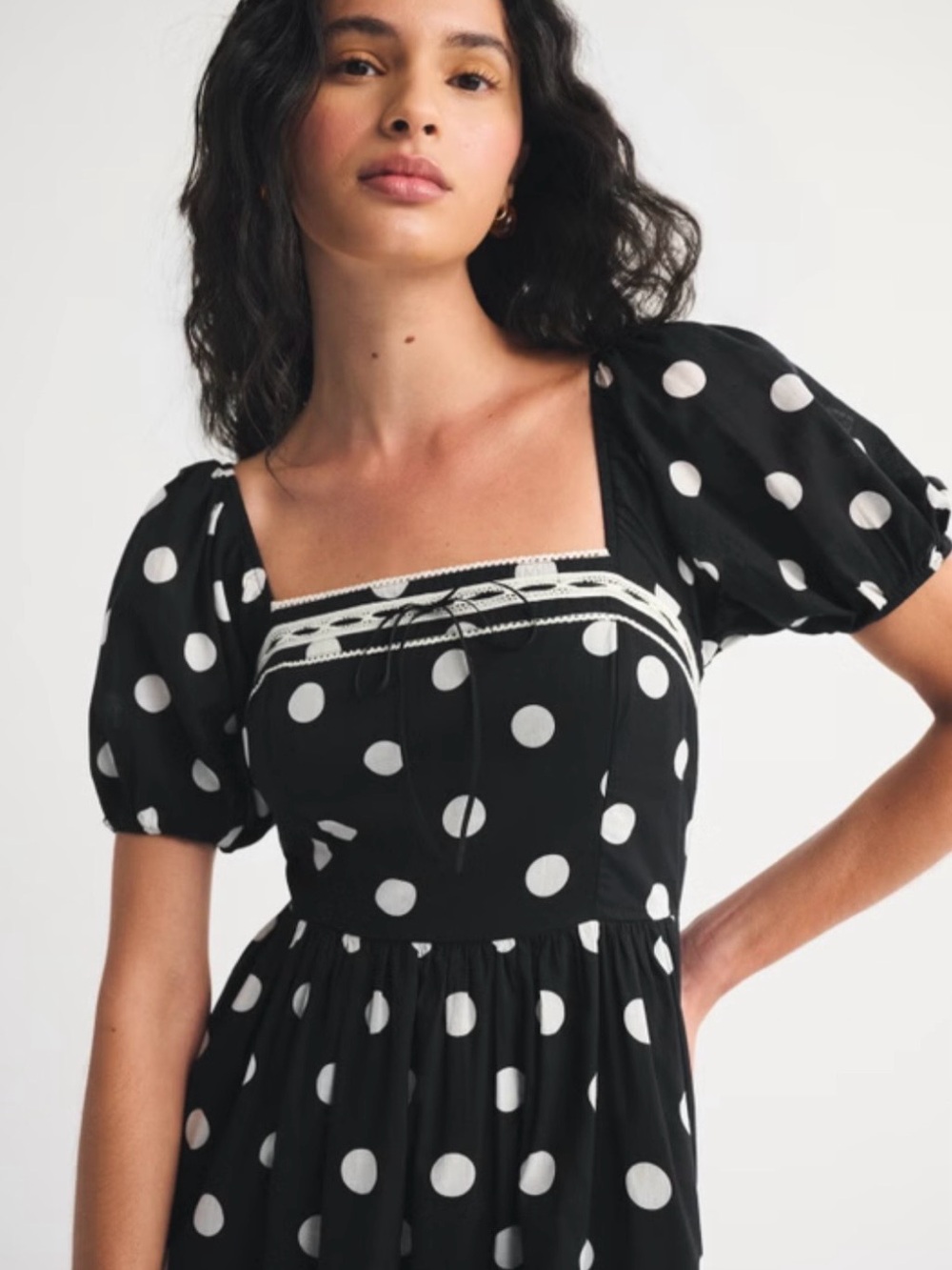 Abercrombie & Fitch Black and White Polka Dot Puff Sleeve Midi Dress - Picture 2 of 9
